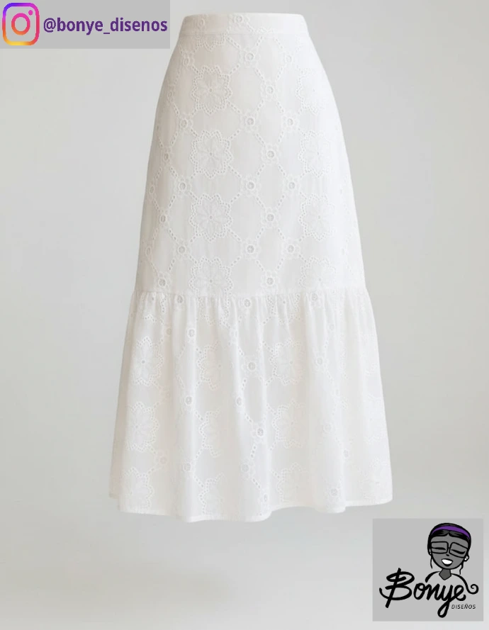 Falda blanca larga de diseño urbano romántico confeccionada a la medida por Bonye Diseños.